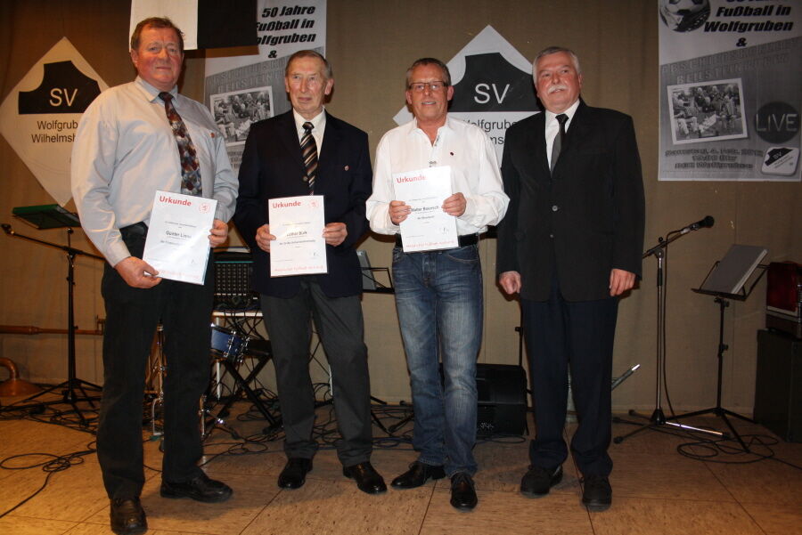 Ehrung verdienter Mitglieder durch Heinz Schmidt